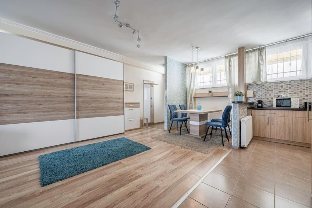 Liszt Ferenc Square Panorama Apartmán *